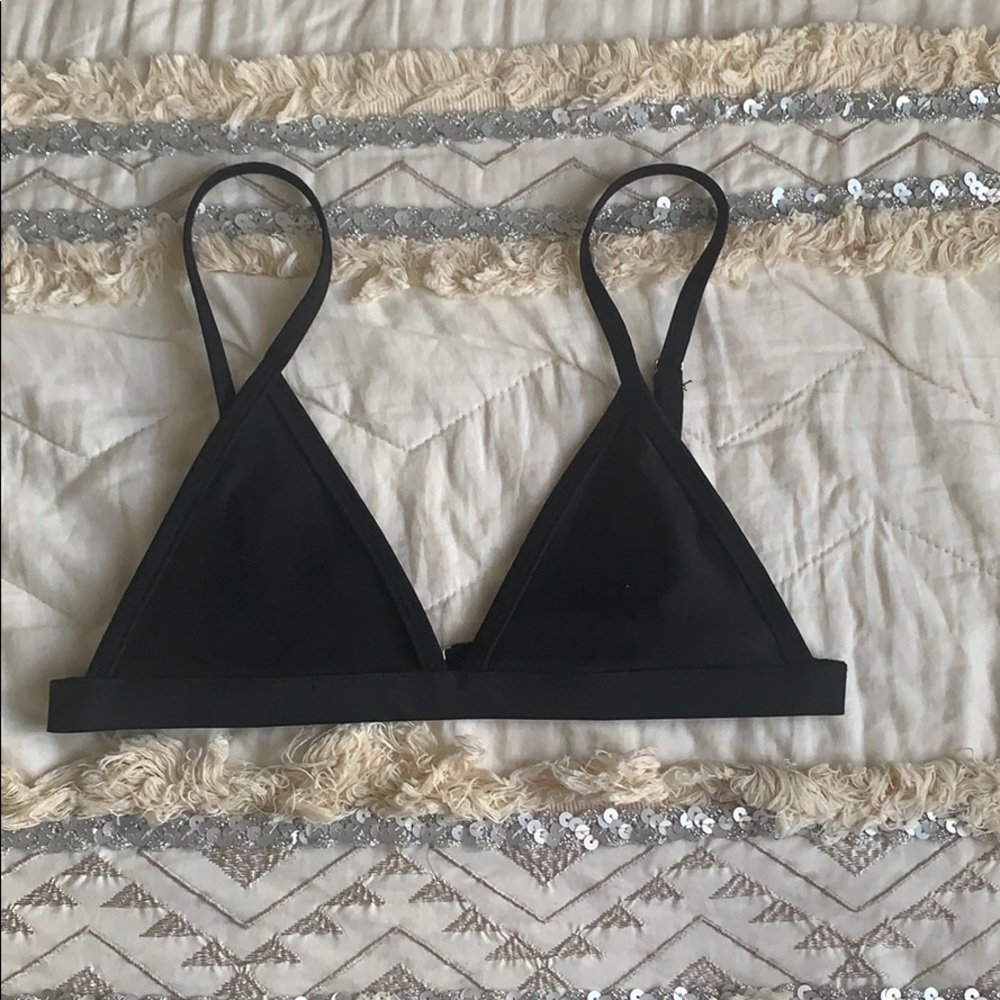 Black triangle bikini top excellent condition!!